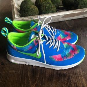 Women’s multi colored Nike tennis shoes 6.5